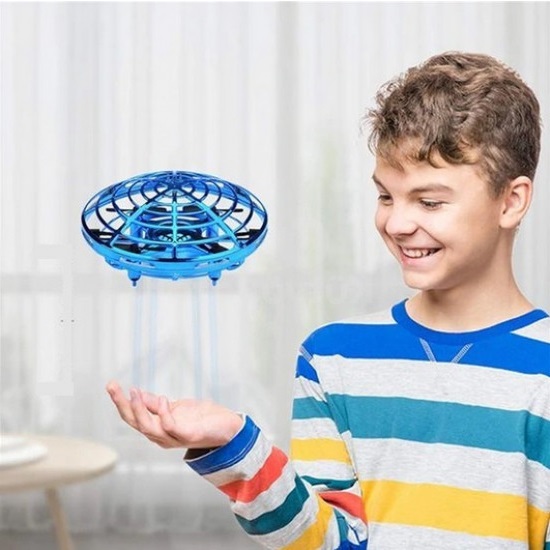 Színes, világító, érintés nélkül vezérelhetó UFO drón – világító repülő játék