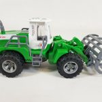 Távirányítós, elemes játék traktor (5)