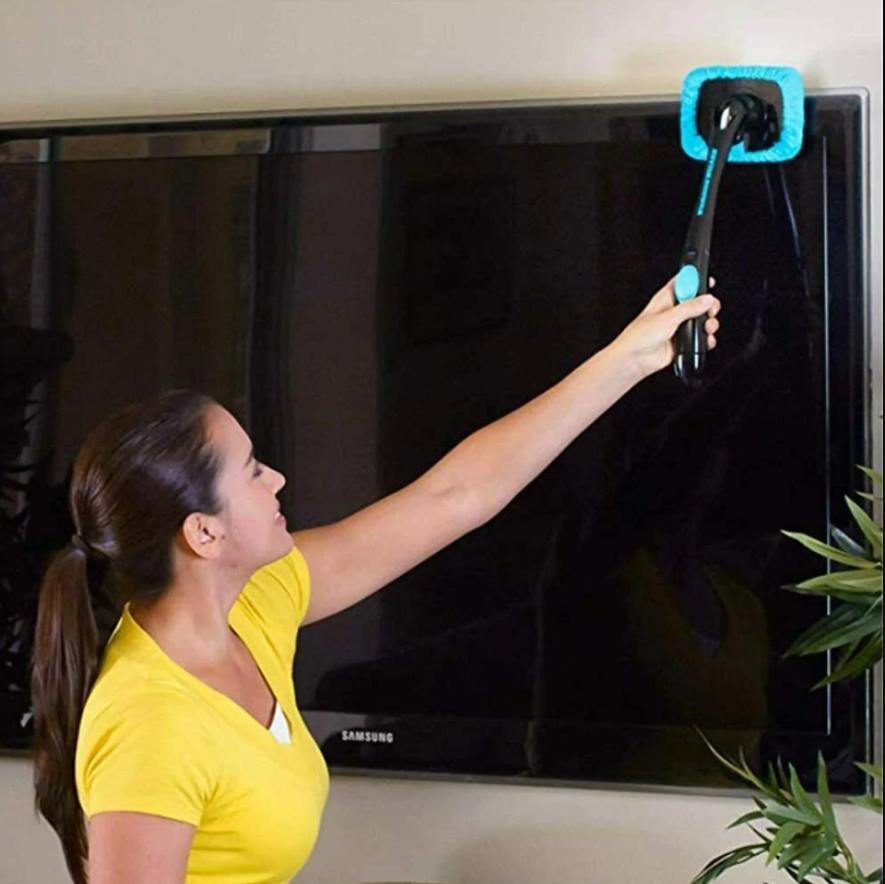 11Csuklófejes ablak, – és szélvédőtisztító beépített adagoló flakonnal – 2 db mikroszálas törlőhuzattal, összehajtható nyéllel