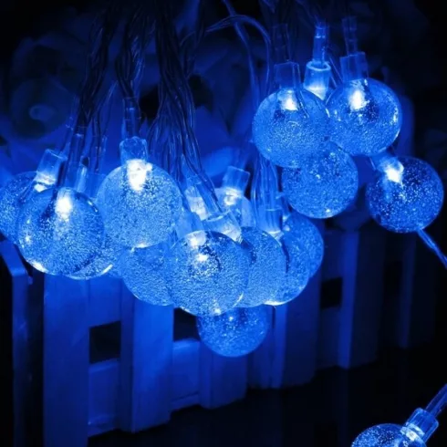 Kék fényű karácsonyi fényfüzér üveggolyókkal beltérre – 30 LED, 3 méter (BBV) (22)