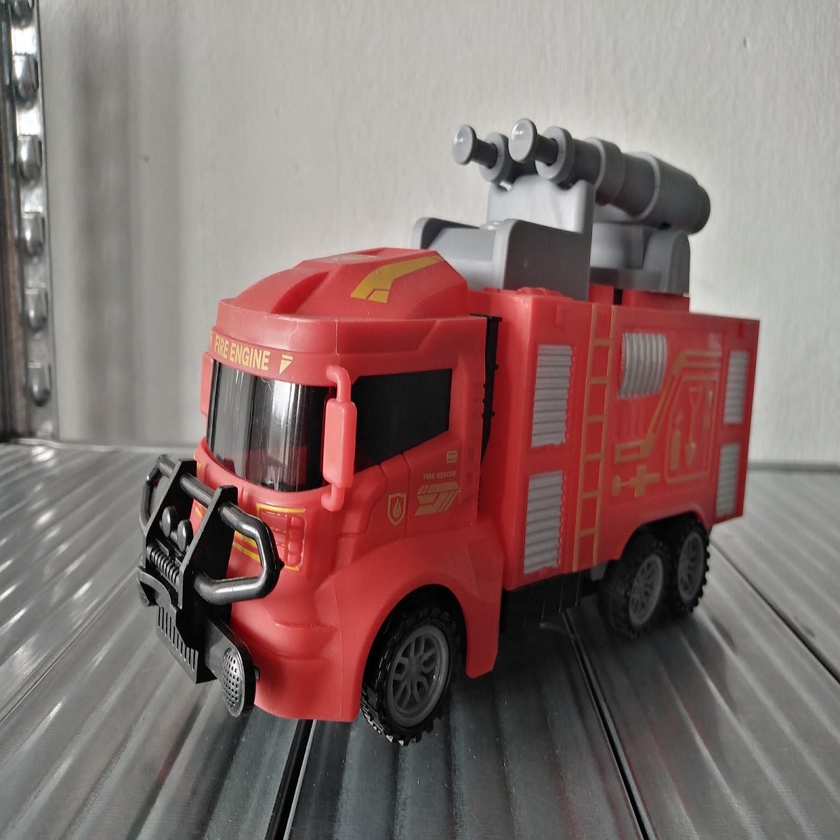 tűzolttóautó (9)